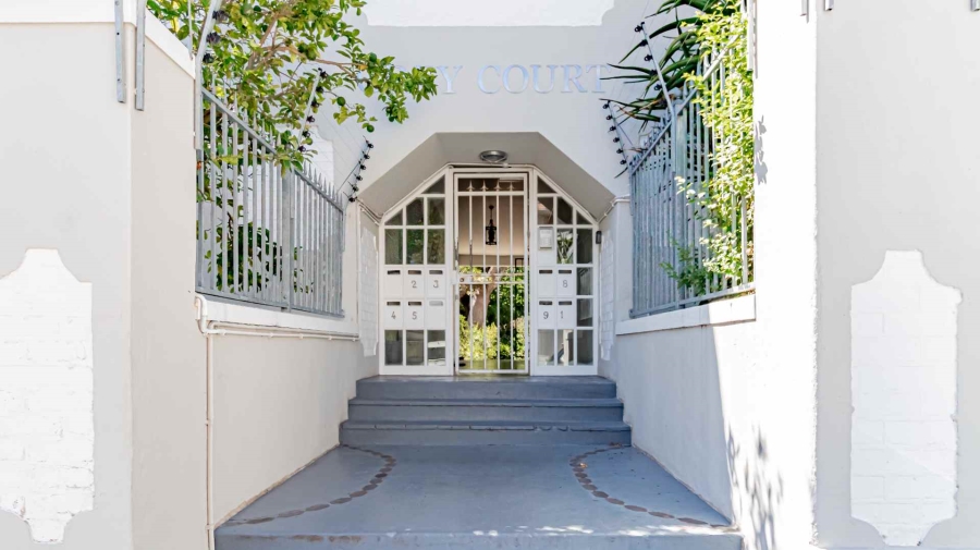 To Let 1 Bedroom Property for Rent in Oranjezicht Western Cape